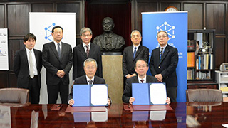 中性子を利用した物質科学研究を促進 ―金属材料研究所とCROSSが連携協力に関する協定書を締結（プレスリリース）